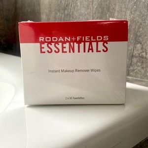 Rodan + Fields Instant Makeup Remover Wipes